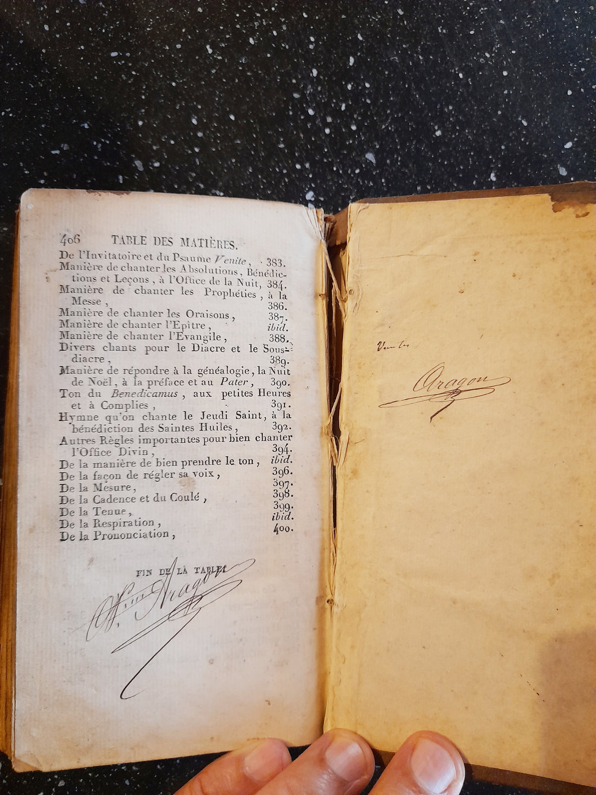 Antico libro di inni francesi in latino, rilegato in pelle, 406 pagine, 1819