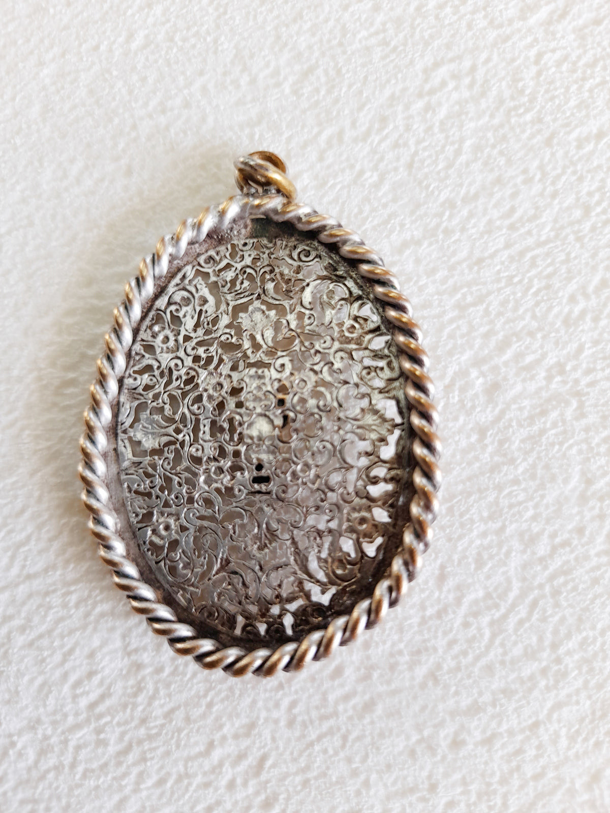 Pendentif Médaille Antique, Notre-Dame de Sion, Cuivre Plaqué Argent, 5 x 3,5 Centimètres, Circa 1920