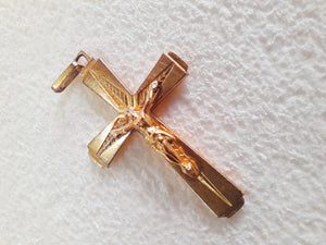 Antique Pendant Cross 22 carat Rolled Gold, French Fix, Circa 1930, 3 x 2.2 centimetres, 1.8 grams