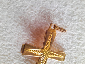 Antique Pendant Cross 22 carat Rolled Gold, French Fix, Circa 1930, 3 x 2.2 centimetres, 1.8 grams