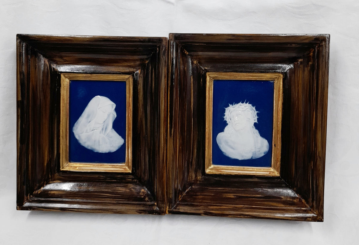 Unsere Liebe Frau von der Immerwährenden Trauer und Die Passion Christi von Marcel Chaufriasse, Pate-Sur-Pate-Plaketten, seltenes signiertes Paar