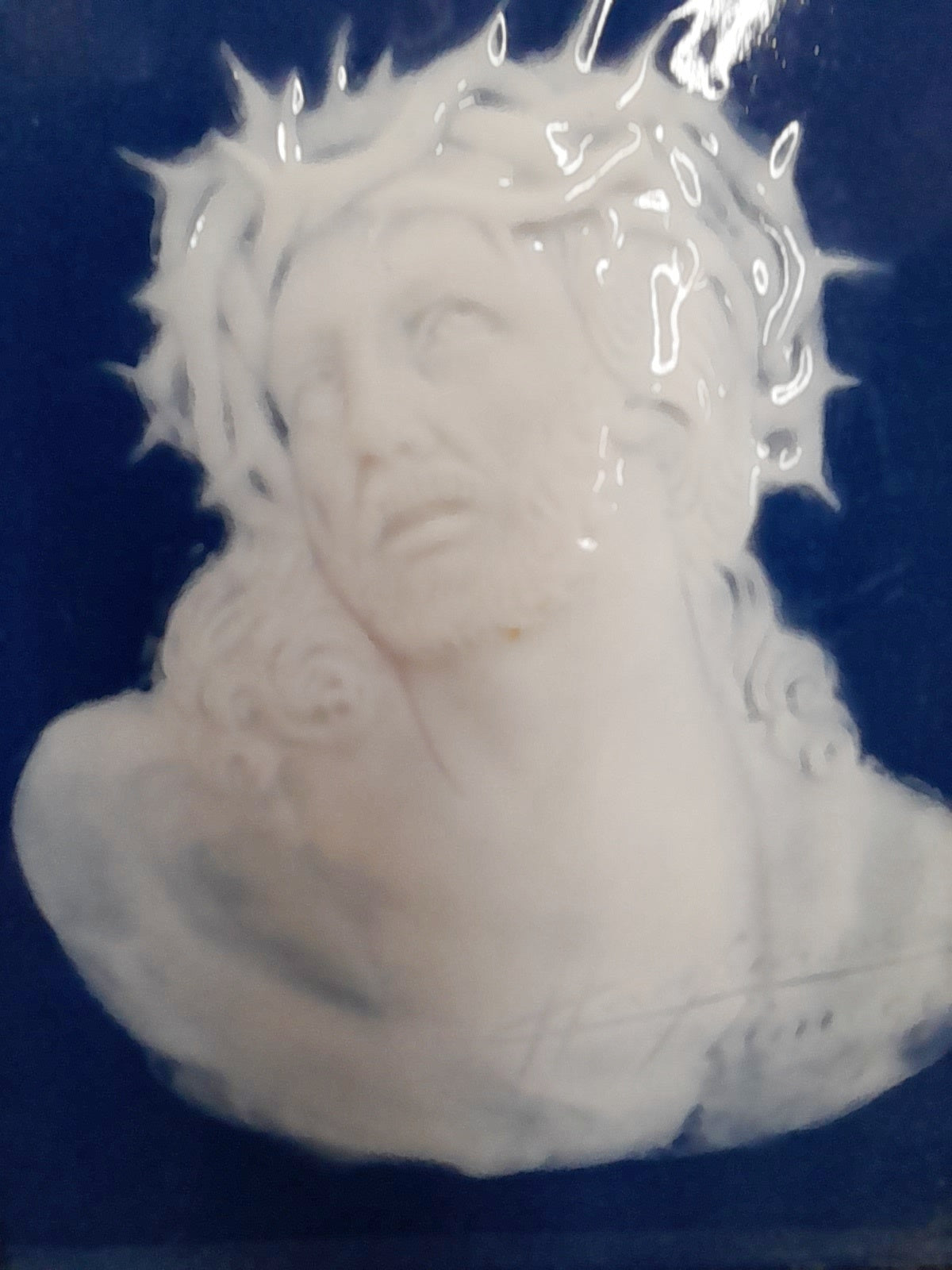 Unsere Liebe Frau von der Immerwährenden Trauer und Die Passion Christi von Marcel Chaufriasse, Pate-Sur-Pate-Plaketten, seltenes signiertes Paar