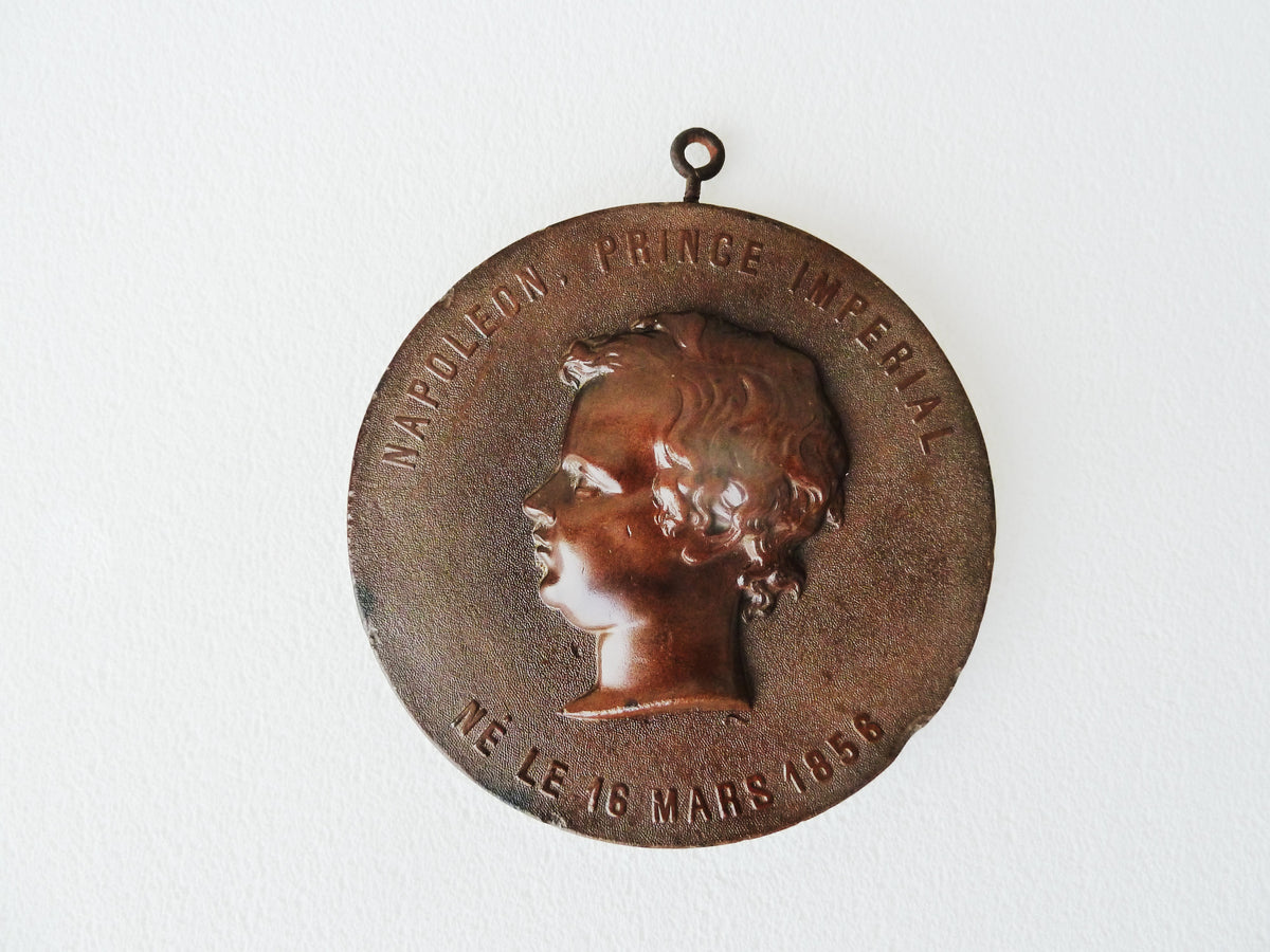Médaille en bois durci de Napoléon, Prince Impérial, de 11,5 centimètres de diamètre, vers 1870