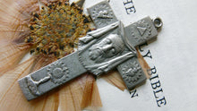 Load image into Gallery viewer, Antique Veronica's Veil Holy Face of Jesus Cross, Penin of Lyon 1880s Very Rare, Beautiful Condition, 8x 5 Centimetres