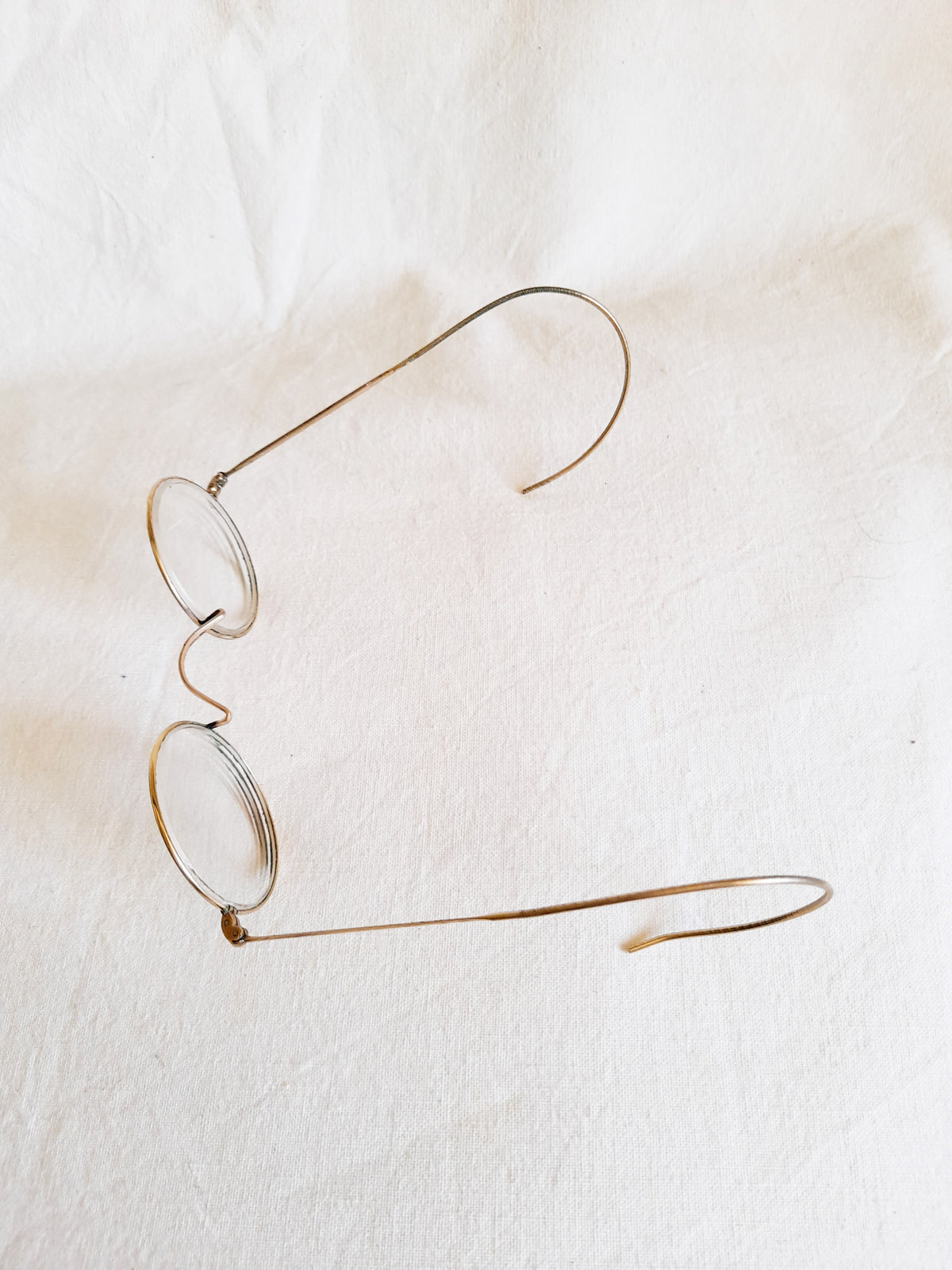 Gafas francesas antiguas con montura de alambre chapada en oro, Rouzier de Tarbes, estuche original, c. 1890
