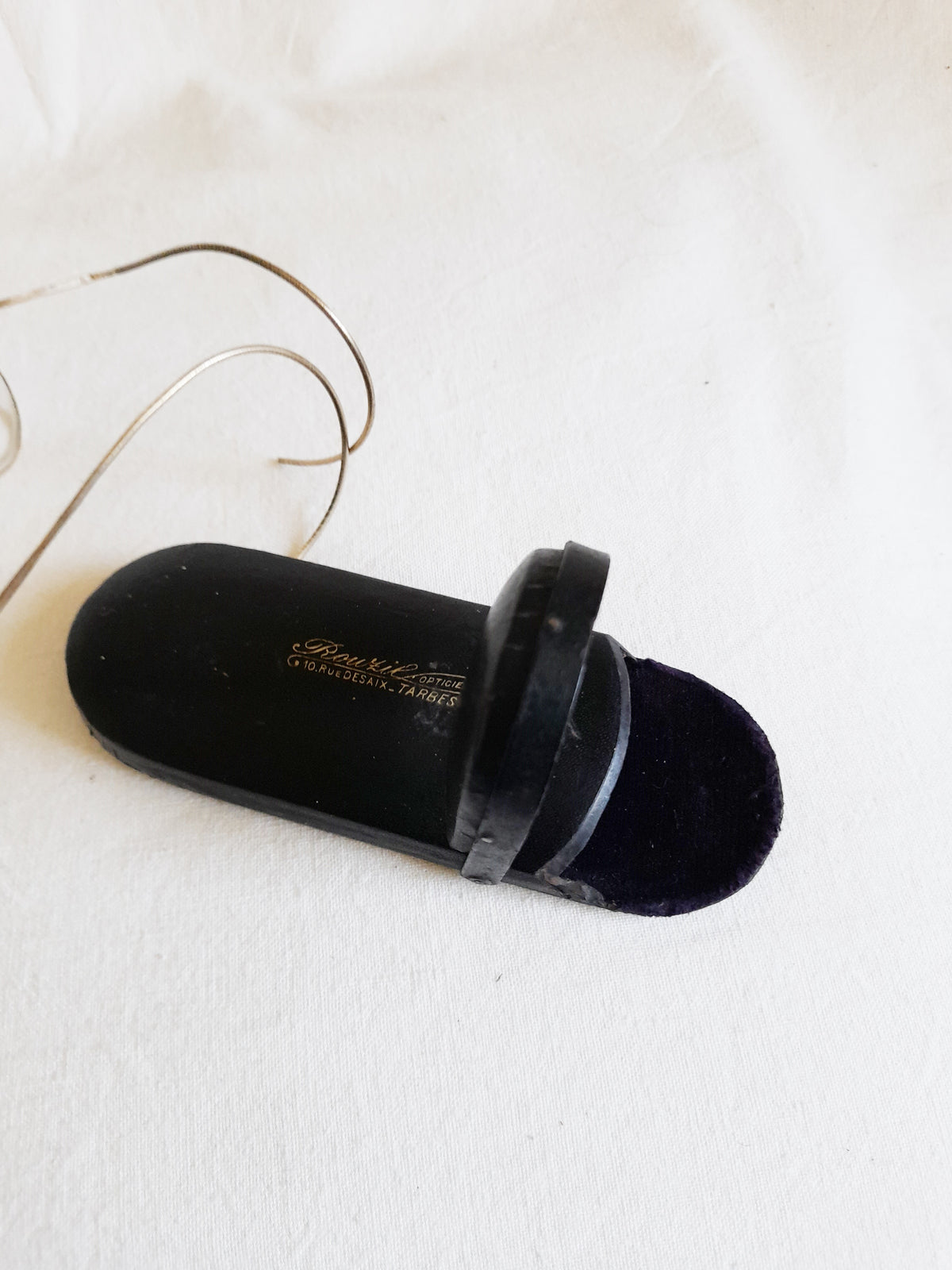 Gafas francesas antiguas con montura de alambre chapada en oro, Rouzier de Tarbes, estuche original, c. 1890