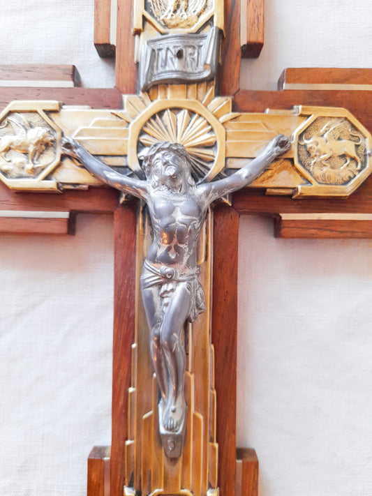 Crucifijo Art Decó de roble con incrustaciones de bronce y Cristo de peltre, 30 cm