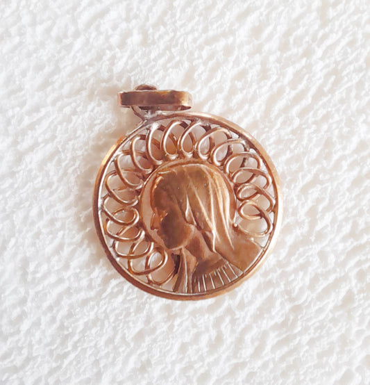 Ciondolo vintage della Vergine Maria, argento placcato oro 22 carati, c. 1930