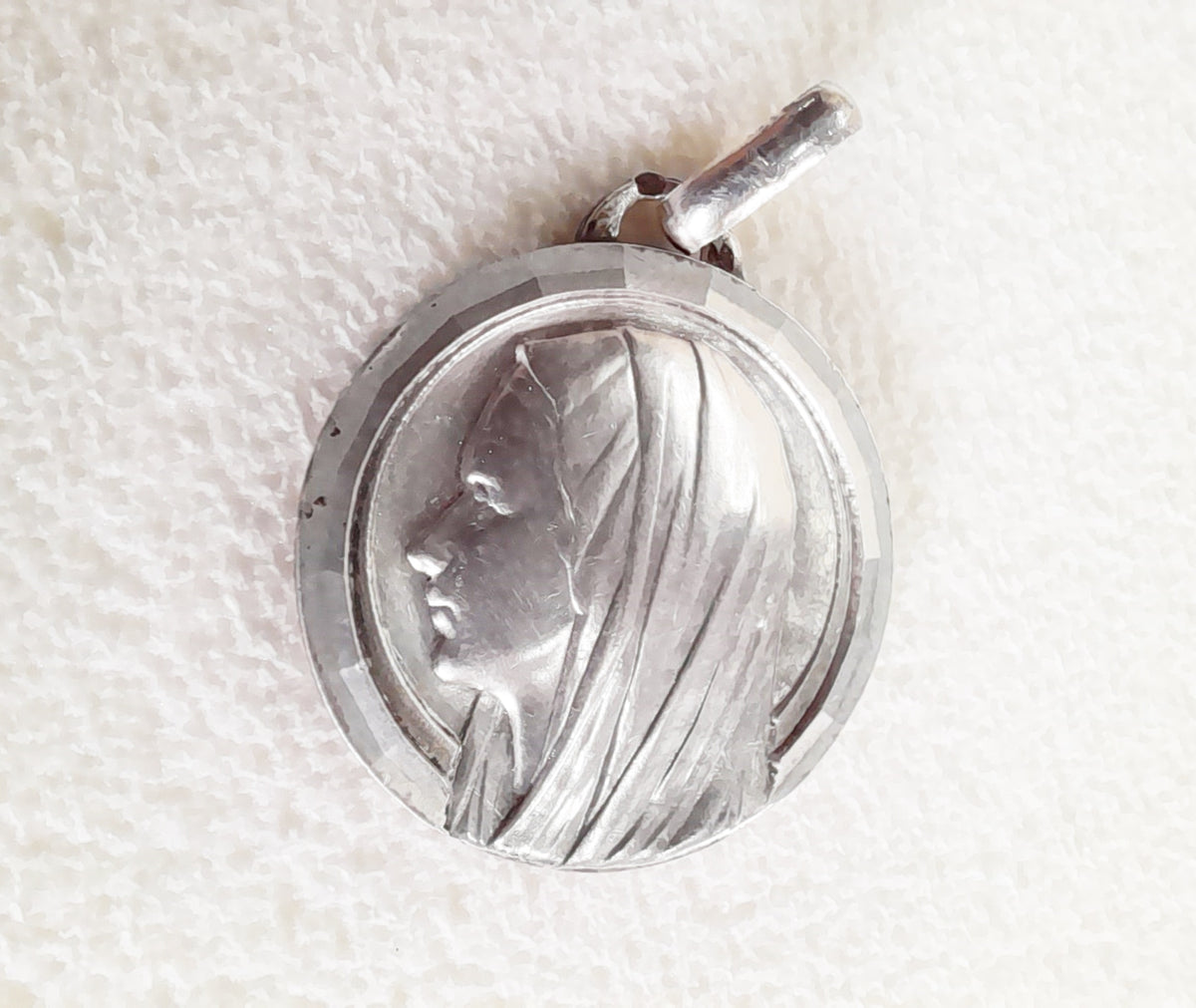 Antica medaglia in argento di Lourdes di Jean Blanche, 3 cm, c. 1880