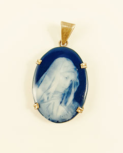 Our Lady Of Perpetual Sorrow Pendant by Marcel Chaufriasse, Very Rare, 3x2x0.4 cm, Gold Plated Silver Frame, Beautiful Condition