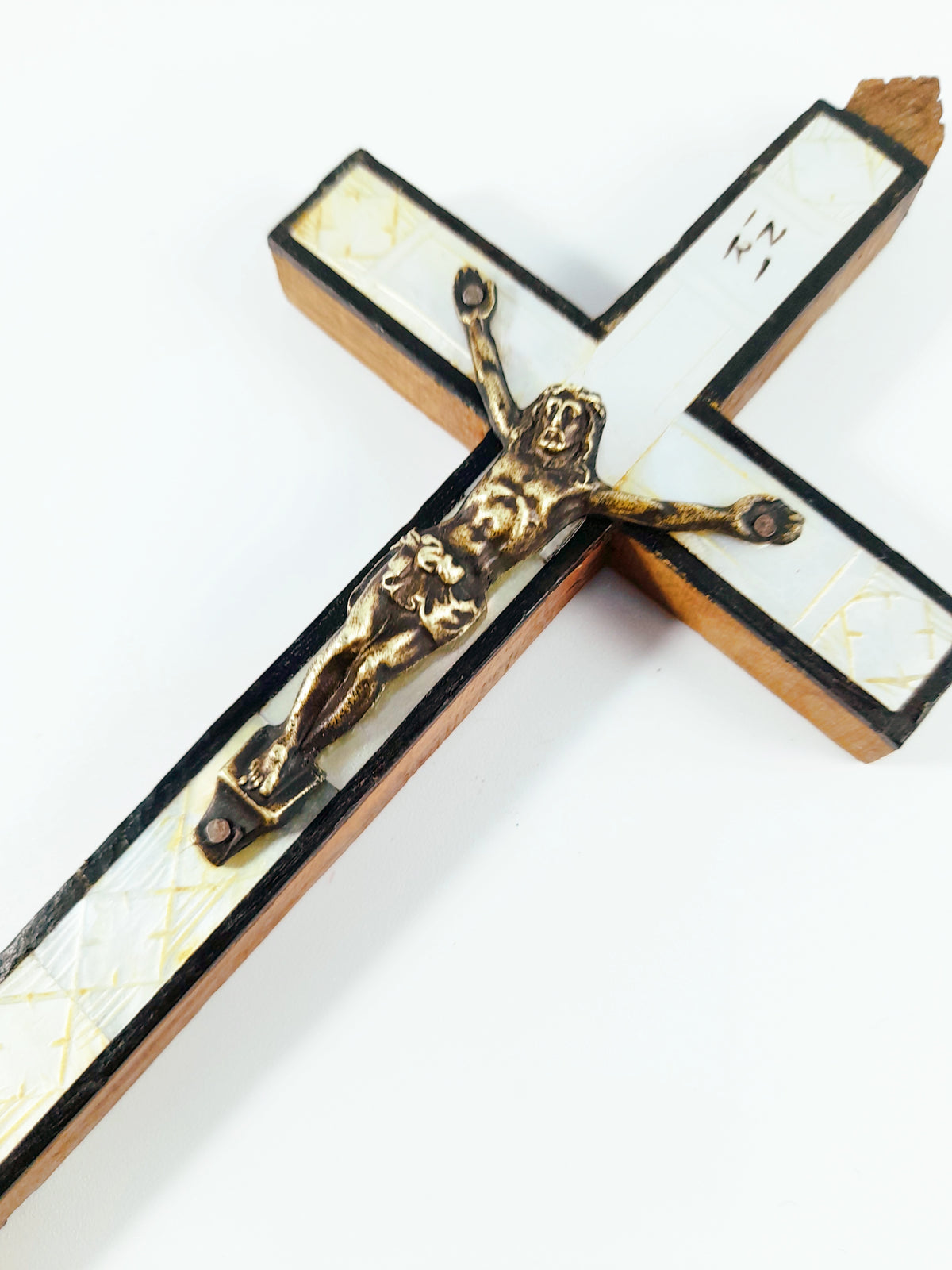 Antico Crocifisso di Gerusalemme in Legno d'Olivo, Intarsio in Madreperla, 14 × 6,5 cm, XIX Secolo