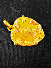 Laden Sie das Bild in den Galerie-Viewer, Antique Miraculous Medal Pendant – 22ct Rolled Gold French FIX, c.1890, 2.5 x 2.5cm, 2.5 grams, Perfect Condition