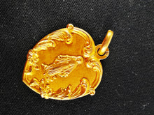 Laden Sie das Bild in den Galerie-Viewer, Antique Miraculous Medal Pendant – 22ct Rolled Gold French FIX, c.1890, 2.5 x 2.5cm, 2.5 grams, Perfect Condition