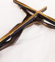 Charger l'image dans la galerie, Art Deco Bronze Corpus Christi on Gilded Bronze Cross signed A. Barbier - circa 1930 18 x 13 Centimetres