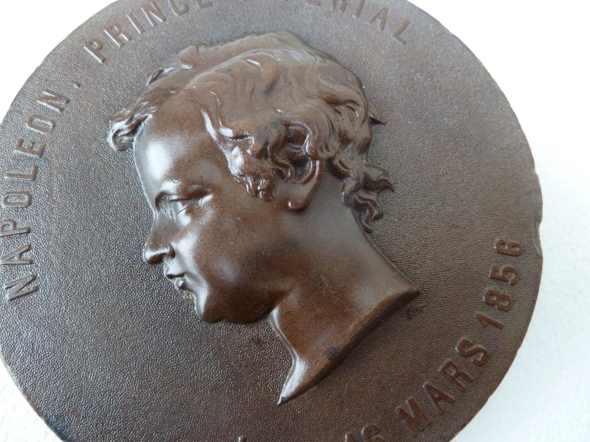 Médaille en bois durci de Napoléon, Prince Impérial, de 11,5 centimètres de diamètre, vers 1870