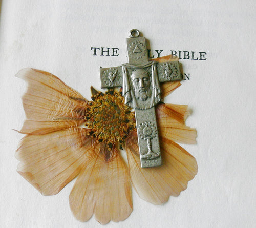 Antique Veronica's Veil Holy Face of Jesus Cross, Penin of Lyon 1880s Very Rare, Beautiful Condition, 8x 5 Centimetres