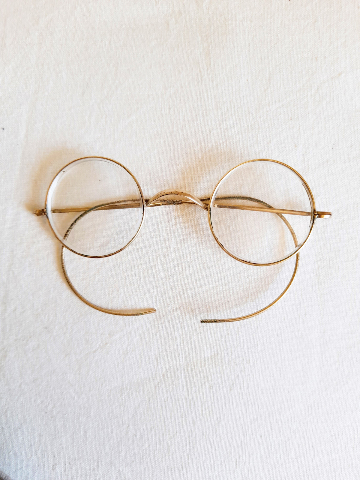 Gafas francesas antiguas con montura de alambre chapada en oro, Rouzier de Tarbes, estuche original, c. 1890