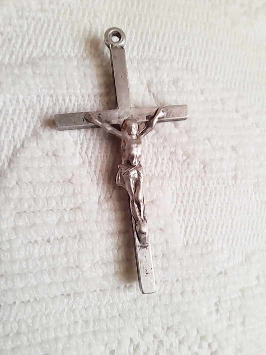Colgante antiguo francés Art Decó de cruz en plata, 4,5 × 2,5 cm