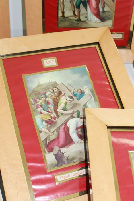 15 Stations Of The Cross, Complete Framed Set of Lithographs by Guiseppi Vincentini, Each Frame 30x23 Centimetres