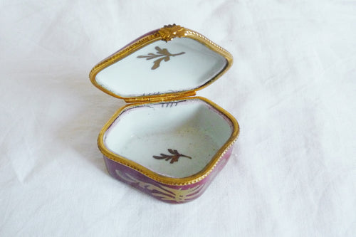 Limoges Porcelain Trinket Box, Hand Made and Hand Decorated, Circa 1930, 6.5 x 5 x 3 cm