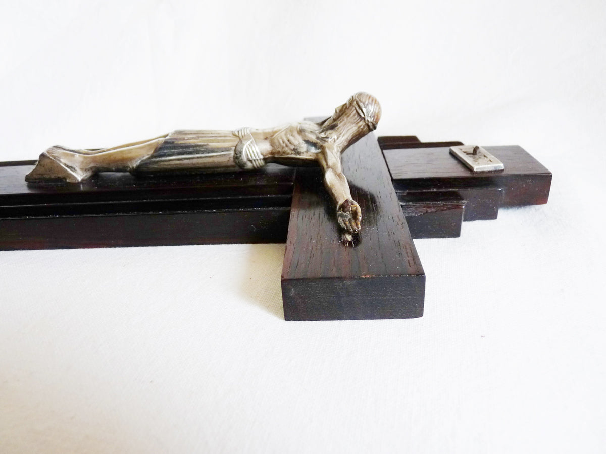 アール・デコ様式 フランス産エボニー材の磔刑像、銀メッキのキリスト像付き、30 × 17 cm、1920年頃