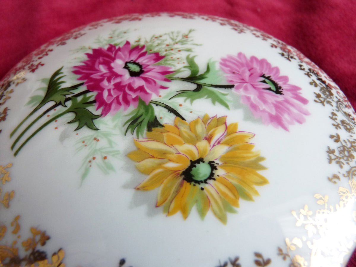 Boîte de commode de Limoges, par Henri Remouleau, motif floral peint à la main et liseré doré, vers 1920
